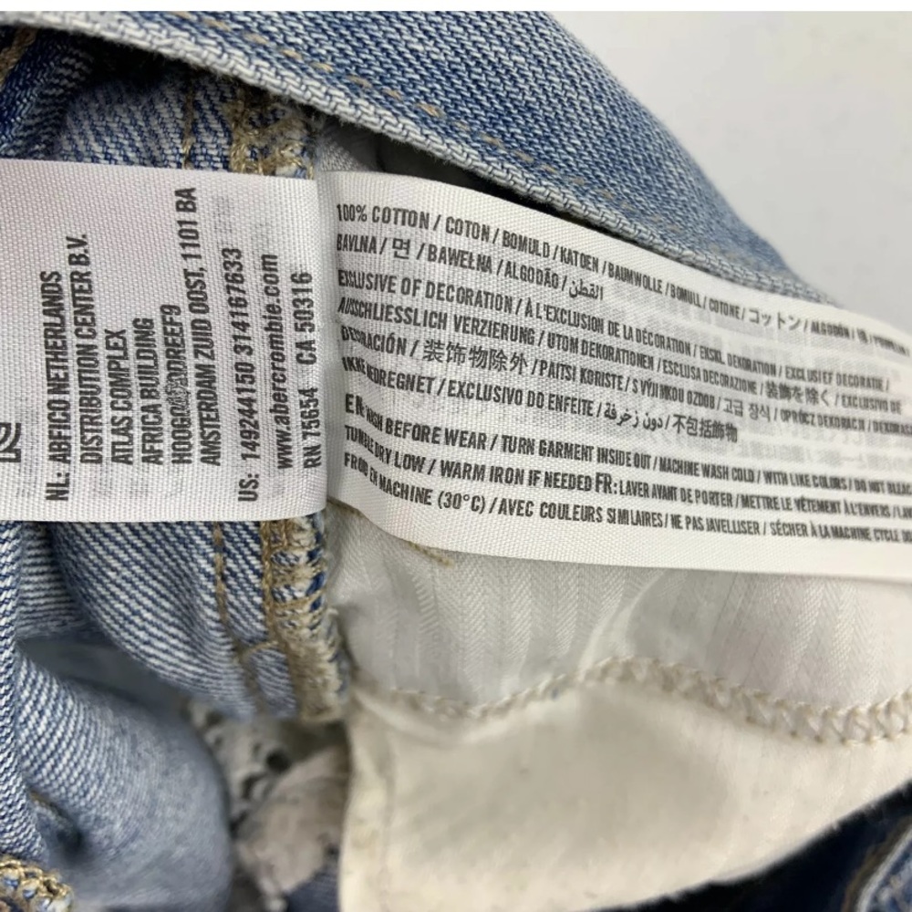 SOLD Abercrombie High Rise Festival Jean Short - Picture 5 of 5